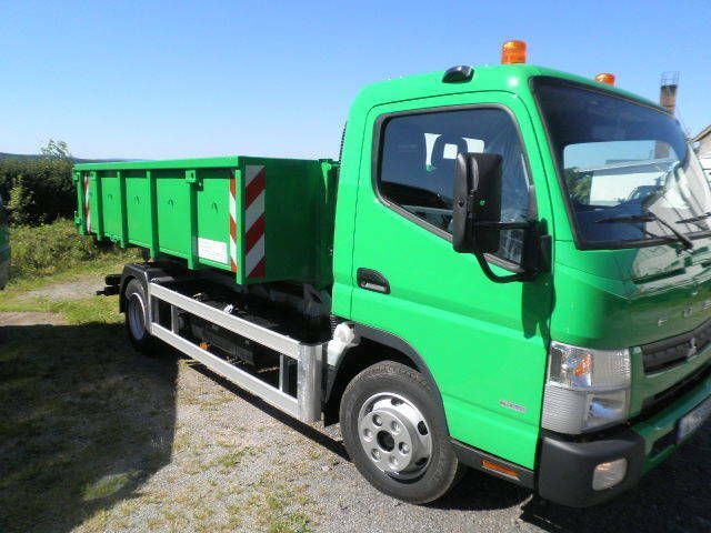 uudet Mitsubishi Fuso Canter 7C15 koukkulava