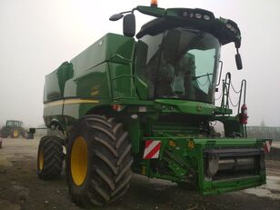 JOHN DEERE S660 + Жатка 6.7 leikkuupuimuri