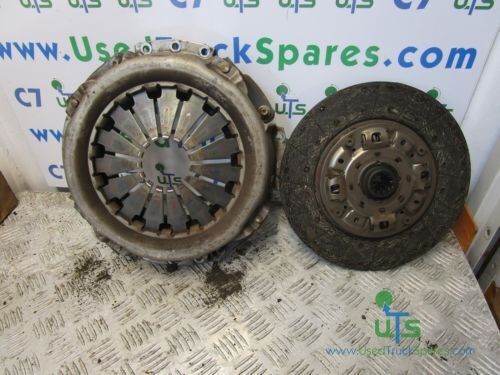 kuorma-auto Mitsubishi CANTER FUSO 75C CLUTCH PLATE AND PRESSURE PLATE kytkinlevy
